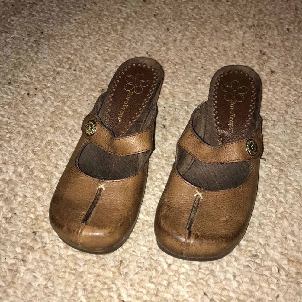 Bare traps brown slip on dress shoe size 6.5